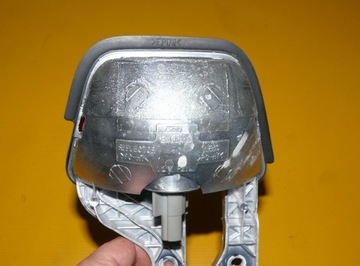 PŘÍDAVNÉ STŘEDNÍ SVĚTLO STOP STOPU TOYOTA AVENSIS II 2 T25 03-06 HB