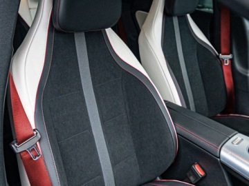 Mercedes CLA C118/X118 2026 MERCEDES-BENZ CLA 220 4-Matic AMG Line 1.5 (190KM) 2026, zdjęcie 3