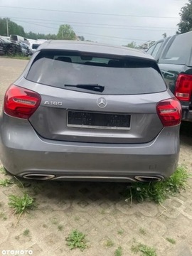 Mercedes Klasa A W176 Hatchback 5d Facelifting 180 122KM 2015 Mercedes-Benz Klasa A 1.6 Benzyna 122KM, zdjęcie 3