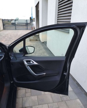 Peugeot 2008 I SUV Facelifting 1.6 BlueHDi 99KM 2018 Peugeot 2008 Peugeot 2008 1.6 BlueHDi Style 1.6 Diesel 100KM, zdjęcie 11