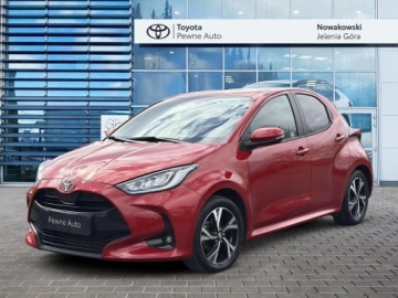 Toyota Yaris IV Hatchback 1.5 Hybrid Dynamic Force 116KM 2024 Toyota Yaris Hybrid 1.5 Style IV (2020-) Toyota Ya