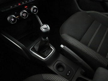 Dacia Duster II SUV 1.3 TCe 150KM 2019 Dacia Duster navi klima auto kamera i czujniki, zdjęcie 25