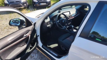 BMW X1 E84 Crossover Facelifting xDrive 18d 143KM 2015 BMW X1 BMW X1 XDRIVE Sport 143KM Biala Zarejestrowana 2.0 Diesel, zdjęcie 6