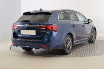 Toyota Avensis III Wagon Facelifting 2015 2.0 D-4D 143KM 2017 Toyota Avensis 2.0 D-4D, Salon Polska, Serwis ASO, zdjęcie 4