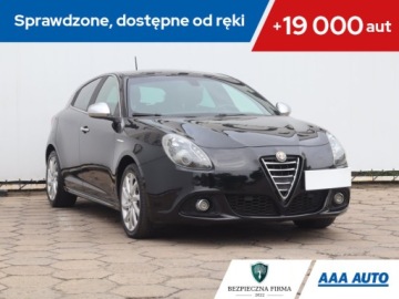 Alfa Romeo Giulietta Nuova II Hatchback 5d Facelifting 1.4 TB 16v Mair 170KM 2014 Alfa Romeo Giulietta 1.4 T MultiAir, Salon Polska