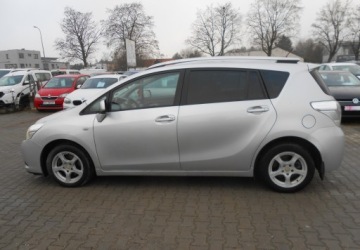 Toyota Verso Minivan 2.0 D-4D 126KM 2010 Toyota Verso Toyota Verso 2.0 Diesel 127 KM 7 miejsc 2.0 Diesel 127KM, zdjęcie 7