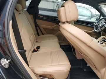 Porsche Cayenne III 2020 Porsche Cayenne 2020, 3.0L, 4x4, porysowany lakier 3.0 Benzyna 335KM, zdjęcie 9