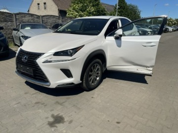 Lexus NX I SUV Facelifting 300h 197KM 2018 Lexus NX 300H Hybryda Automat 197KM, zdjęcie 2