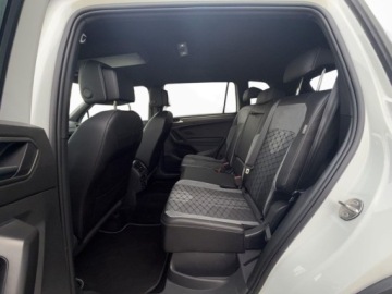 Volkswagen Tiguan Allspace SUV Facelifting 2.0 TSI 190KM 2022 Volkswagen Tiguan Allspace 2.0 TSI 190 KM 4Mot. R-Line DSG, Niski przebieg, zdjęcie 22