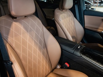 Mercedes Klasa E W214 Sedan 2.0 200 204KM 2025 MERCEDES-BENZ E Klasa 200 AMG Sedan 2.0 (204KM) 2025, zdjęcie 5