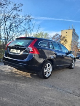 Volvo V60 I Kombi 1.6 DRIVe 115KM 2012 Volvo V60 I 1.6 D2 1,6 bezwypadkowy, niski przebieg, zdjęcie 2