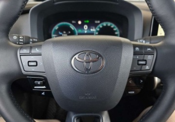 Toyota C-HR II SUV Plug-In 2.0 Hybrid Dynamic Force Plug-in  223KM 2025 Toyota C-HR Toyota C-HR 2.0 Hybrid Executive FV23 Salon PL ASO 1 wl., zdjęcie 10