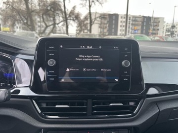 Volkswagen T-Roc I SUV Facelifting 1.5 TSI ACT 150KM 2022 Volkswagen T-Roc 1.5 TSI 150KM R-Line DSG Pakiet B, zdjęcie 16