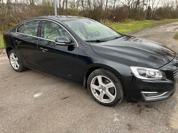 Volvo S60 II Sedan 1.6 T4 180KM 2013 VOLVO S60 II 1.6 turbo benzyna, 180 KM, 182 tyś km