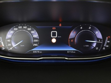 Peugeot 3008 II Crossover 1.5 BlueHDI 130KM 2019 Peugeot 3008 Niski przebieg Virtual Navi Czujniki, zdjęcie 21