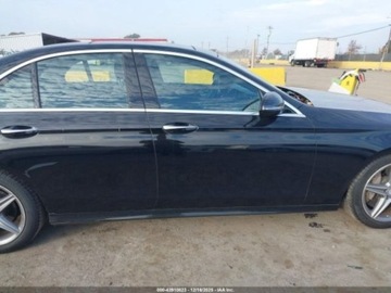 Mercedes Klasa E W213 2017 Mercedes-Benz Klasa E 2017 MERCEDES-BENZ E 300 2.0 Benzyna 241KM, zdjęcie 11