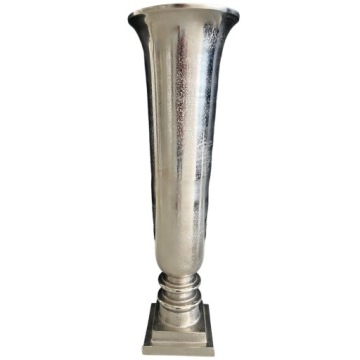 Высокая ваза