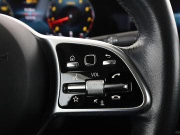 Mercedes Klasa A W177/V177 Hatchback 2.0 220 190KM 2019 Mercedes A 220 Progressive automat półskóra, zdjęcie 30