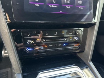 Volkswagen Arteon Fastback Facelifting 2.0 TSI 190KM 2021 Volkswagen Arteon Shooting Brake 2.0 TSI 190KM Pak, zdjęcie 23