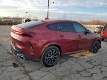 BMW X6 G06 2022 BMW X6 2022, 3.0L, 4x4, od ubezpieczalni 3.0 Benzyna 335KM, zdjęcie 3