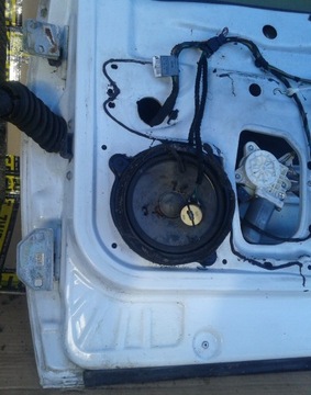 DVEŘE PRAVÝ PŘEDNÍ PRAVÉ + ZAŘÍZENÍ MERCEDES W414 VANEO 01-05 9147