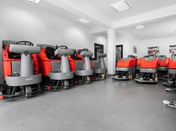 TENNANT S12 SWEEPER НОВЫЕ АККУМУЛЯТОРЫ 2006 г. 2220 м/ч 4650 м²/ч 21000 нетто