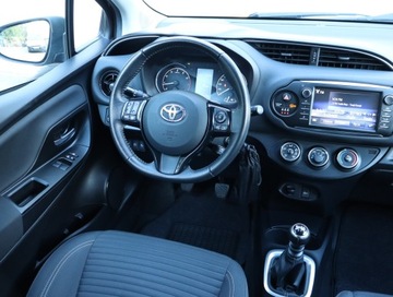 Toyota Yaris III Hatchback 5d Facelifting 2017 1.5 Dual VVT-iE 111KM 2017 Toyota Yaris 1.5 Dual VVT-i, Salon Polska, zdjęcie 6