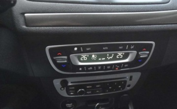 Renault Megane III Hatchback Facelifting 2013 1.6 16V 110KM 2014 Renault Megane Renault Megane 1.6 16V Color Edition 1.6 BenzynaLPG 110KM, zdjęcie 12