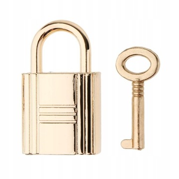 Очаровательный ящик для чемодана с дорожным замком.