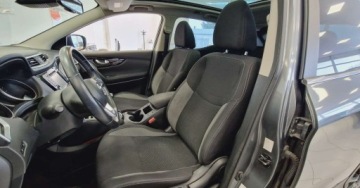 Nissan Qashqai II Crossover Facelifting 1.6 DiG-T 163KM 2018 Nissan Qashqai 1.6 DIG-T 163KM Panoramadach Kamera cofania 1.6 Benzyna, zdjęcie 11