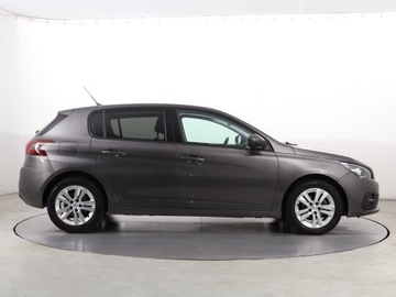 Peugeot 308 II Hatchback Facelifting 1.2 PureTech 110KM 2019 Peugeot 308 1.2 PureTech, Salon Polska, zdjęcie 5