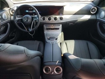 Mercedes Klasa E W213 2021 Mercedes-Benz Klasa E 2021, 2.0L, od ubezpieczalni 2.0 Benzyna 255KM, zdjęcie 6