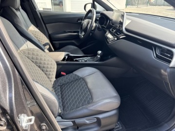 Toyota C-HR I Crossover Facelifting 2.0 Hybrid Dynamic Force 184KM 2020 Toyota C-HR 2.0 Hybrid Executive 2.0 Hybrid Execut, zdjęcie 6