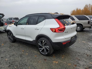 Volvo XC40 2022 Volvo XC 40 T5 R-Design 2022 2.0 Benzyna 248KM, zdjęcie 1
