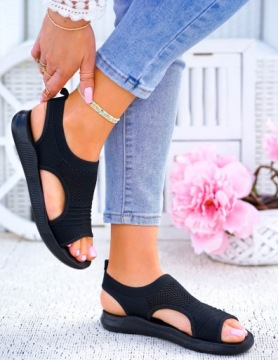 Черные спортивные сандалии на толстой подошве 40