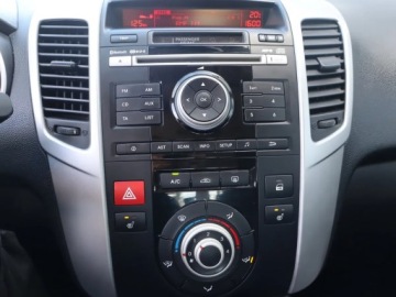 Kia Venga Mikrovan 1.6 DOHC CVVT 125KM 2012 Kia Venga 1.6 CVVT, Klima, Podgrzewane siedzienia, zdjęcie 11