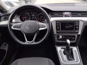 Volkswagen Passat B8 Variant Facelifting 1.5 TSI EVO 150KM 2022 Volkswagen Passat FV23 LED Salon PL APP-Connect od Dealera 1.5 Benzyna, zdjęcie 9