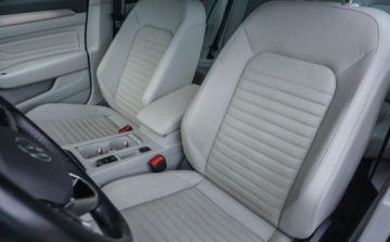 Volkswagen Passat B8 Variant Facelifting 2.0 TDI SCR 200KM 2022 Volkswagen Passat Volkswagen Passat Elegance 2.0TDI 200KM DSG 2.0 Diesel, zdjęcie 27