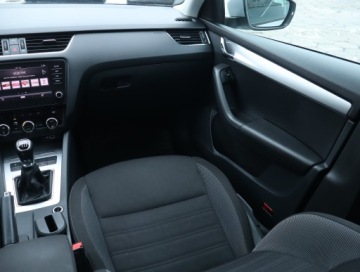 Skoda Octavia III Liftback Facelifting 1.5 TSI ACT 150KM 2019 Skoda Octavia 1.5 TSI, Salon Polska, Klima, zdjęcie 7