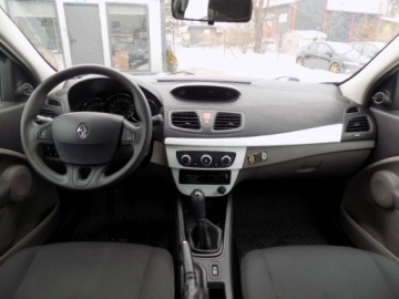 Renault Megane III Hatchback 1.6 16v 110KM 2010 Renault Megane BIALOLEKA 1.6 Benzyna LPG (110 KM), 2010r. prod. KOMIS T, zdjęcie 4