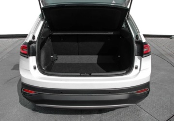 Volkswagen Taigo 1.0 TSI 110KM 2023 Volkswagen Taigo 1.0 TSI 110KM DSG STYLE Kamera Cofania Fotele podgrzewane, zdjęcie 8