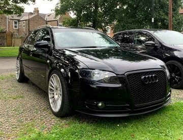 Заглушка решетки Audi A4 B7 04-08 RS черный глянцевый