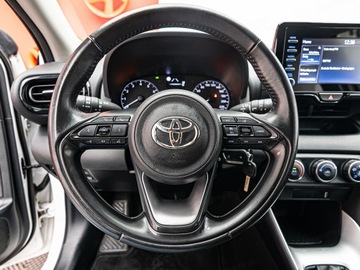 Toyota Yaris IV Hatchback 1.0 VVT-i 72KM 2022 TOYOTA Yaris 1.0 Comfort Hatchback 72KM 2022, zdjęcie 10