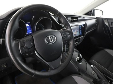 Toyota Auris II Touring Sports Facelifting 1.8 Hybrid 136KM 2016 Toyota Auris HEV automat navi kamera cofania, zdjęcie 13