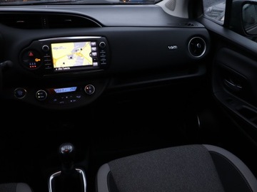 Toyota Yaris III Hatchback 5d Facelifting 2017 1.5 Dual VVT-iE 111KM 2019 Toyota Yaris 1.5 Dual VVT-i, Navi, Klima, zdjęcie 7