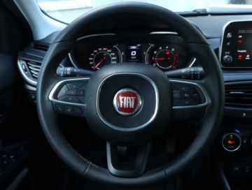 Fiat Tipo II Hatchback 1.4 T-Jet LPG 120KM 2018 Fiat Tipo 1.4 T-Jet, Salon Polska, Klima, zdjęcie 16