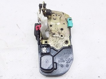 ЗАМОК ЗАДНЕЙ ПРАВОЙ ДВЕРИ — Chrysler 300C 05-10