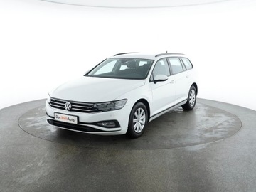 Volkswagen Passat B8 Variant Facelifting 2.0 TDI SCR 150KM 2020 Volkswagen Passat 2,0 DIESEL 150KM, DSG, IWŁ, BEZW