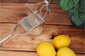 Ручной пресс для картофеля и овощей