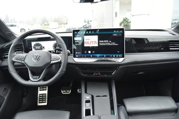 Volkswagen Passat B9 2024 Volkswagen Passat SalonPL 265KM 4x4 DSG R-line DCC Pakiety PANORAMA Kam.36, zdjęcie 9